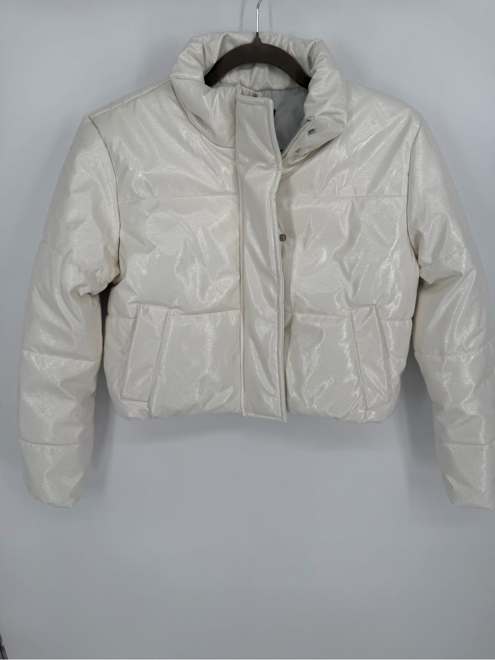 NWT Ambiance White Pearl Cropped Puffer Jacket size M